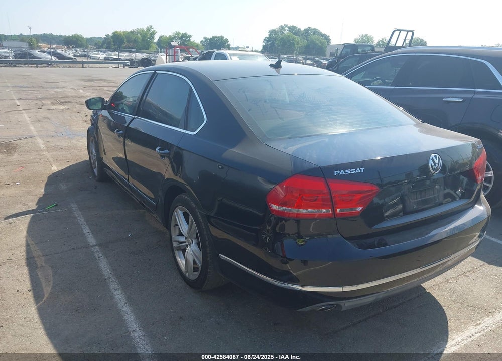 2013 VOLKSWAGEN PASSAT VIN: 1VWBN7A30DC128283