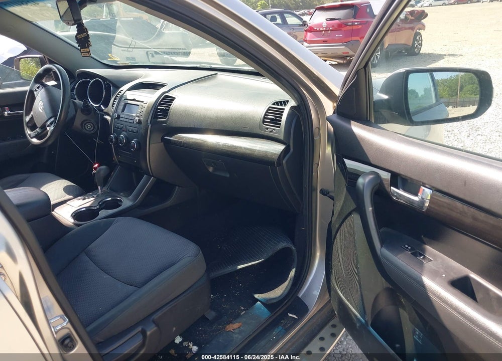 2012 KIA SORENTO VIN: 5XYKTDA6XCG307491