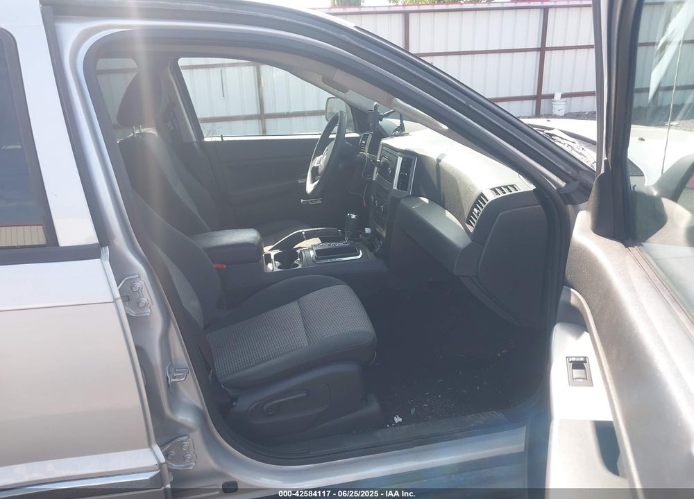 2010 JEEP GRAND CHEROKEE VIN: 1J4PR4GK0AC135881