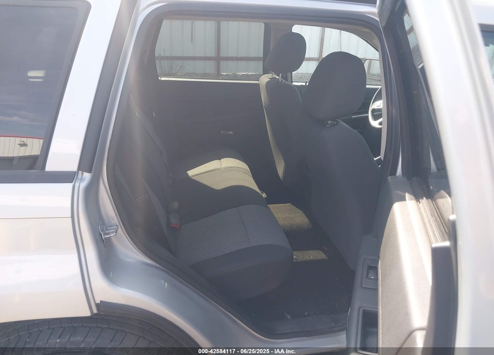 2010 JEEP GRAND CHEROKEE VIN: 1J4PR4GK0AC135881