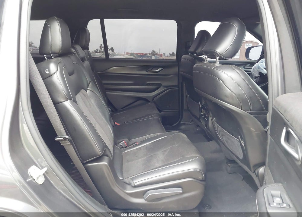 2023 JEEP GRAND CHEROKEE L VIN: 1C4RJJAG1P8902402