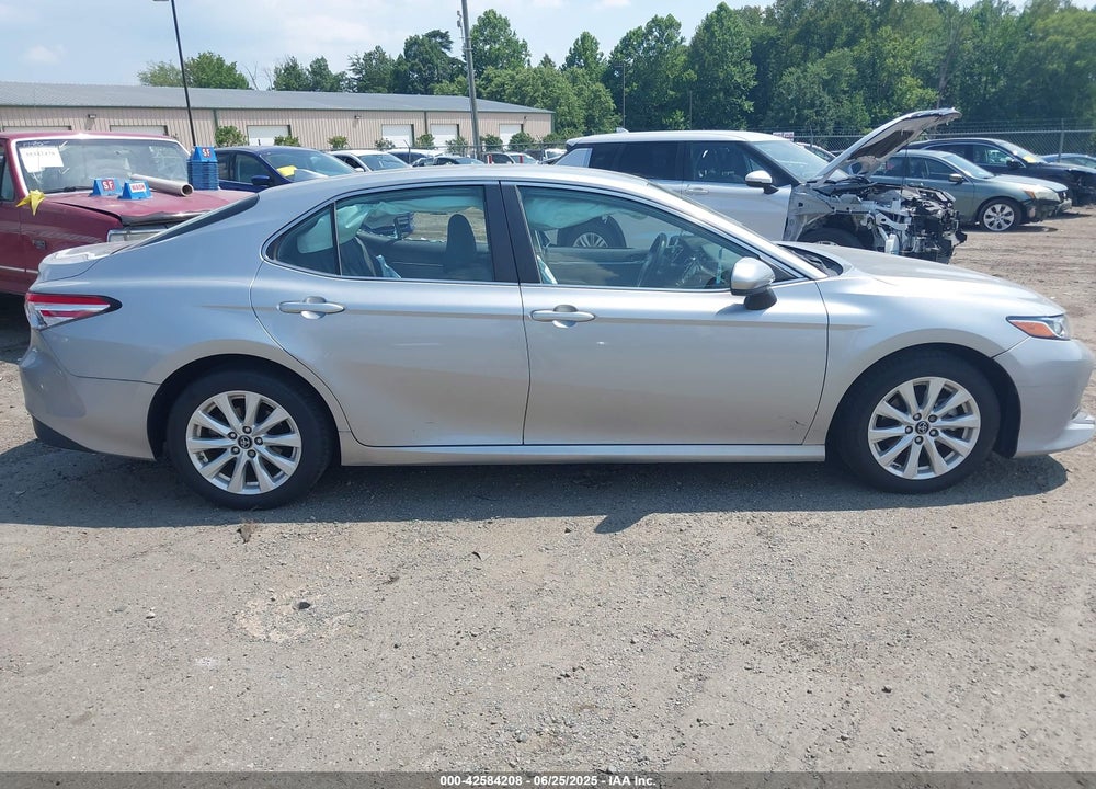 2019 TOYOTA CAMRY VIN: 4T1B11HK8KU198657
