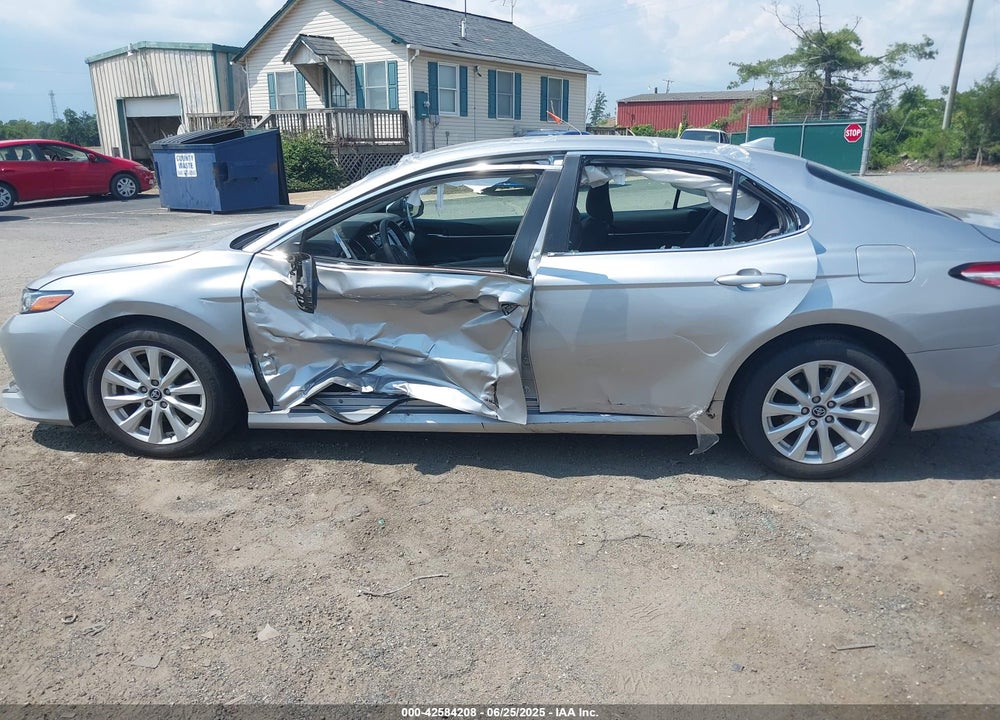 2019 TOYOTA CAMRY VIN: 4T1B11HK8KU198657