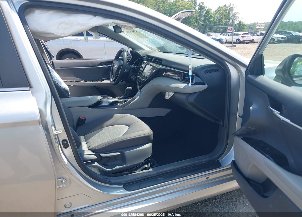 2019 TOYOTA CAMRY VIN: 4T1B11HK8KU198657