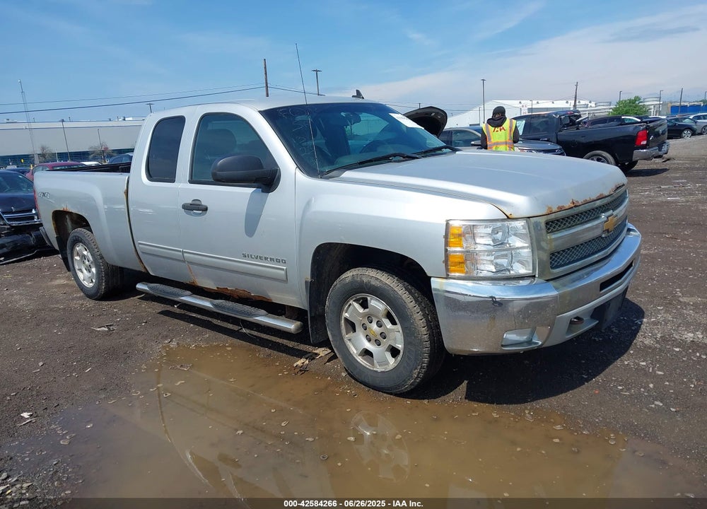 2013 CHEVROLET SILVERADO 1500 LT VIN: 1GCRKSE72DZ320876