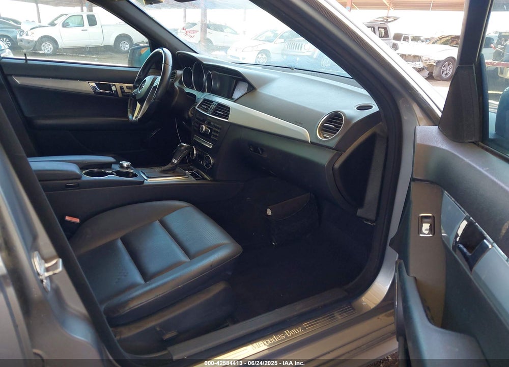 2013 MERCEDES-BENZ C 250 VIN: WDDGF4HBXDA869088