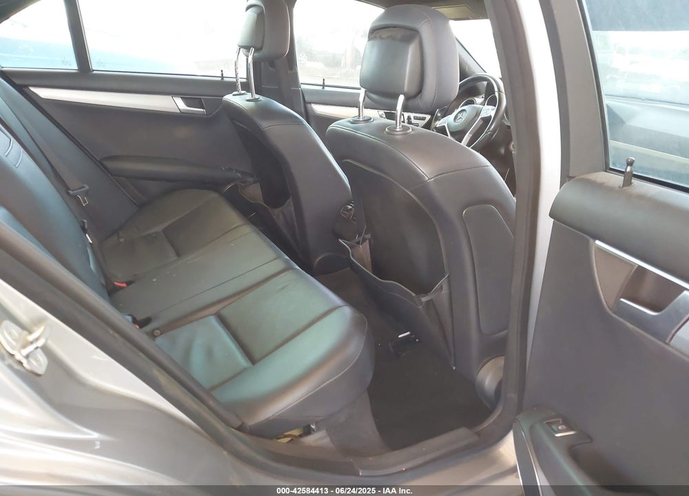 2013 MERCEDES-BENZ C 250 VIN: WDDGF4HBXDA869088