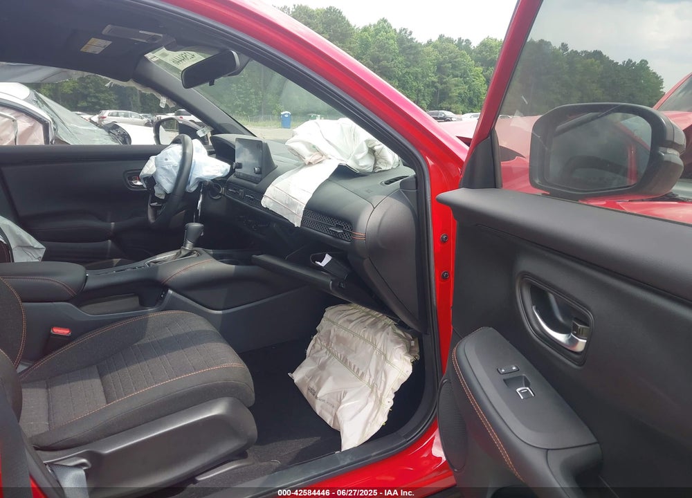 2024 HONDA HR-V 2WD SPORT/2WD SPORT W/O BSI VIN: 3CZRZ1H57RM726591