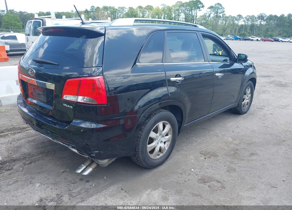 2011 KIA SORENTO VIN: 5XYKW4A23BG094290