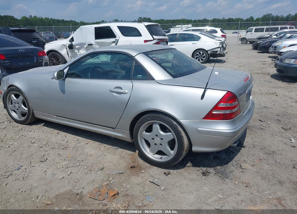 2003 MERCEDES-BENZ SLK 320 VIN: WDBKK65FX3F289228