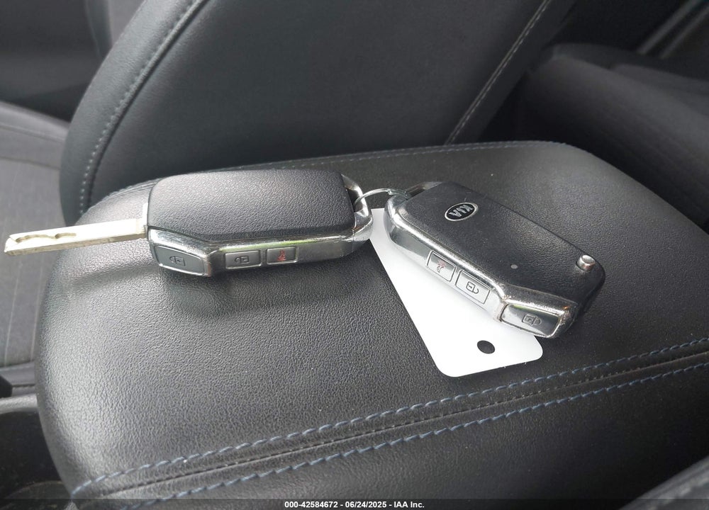 2021 KIA SELTOS S VIN: KNDEU2AA6M7143688
