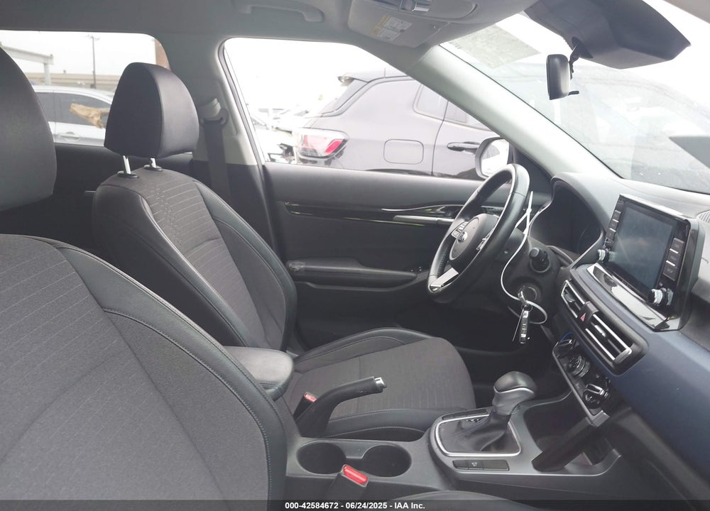 2021 KIA SELTOS S VIN: KNDEU2AA6M7143688