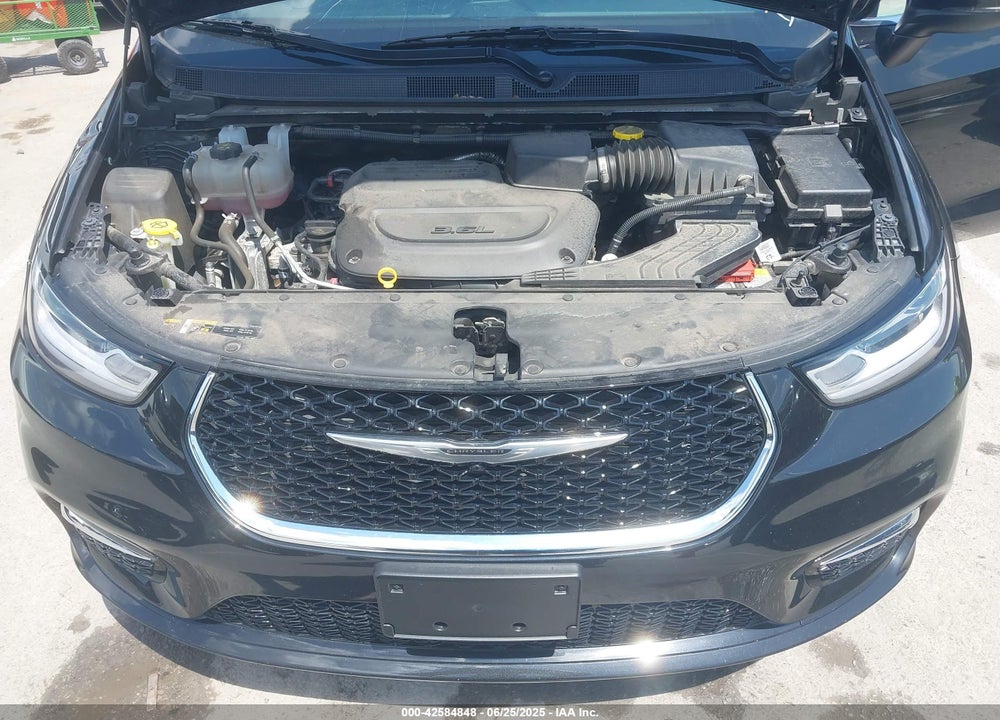 2023 CHRYSLER PACIFICA TOURING L VIN: 2C4RC1BG2PR591396