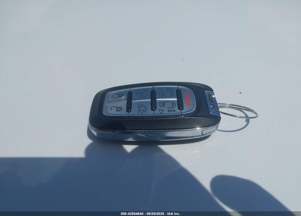 2023 CHRYSLER PACIFICA TOURING L VIN: 2C4RC1BG2PR591396
