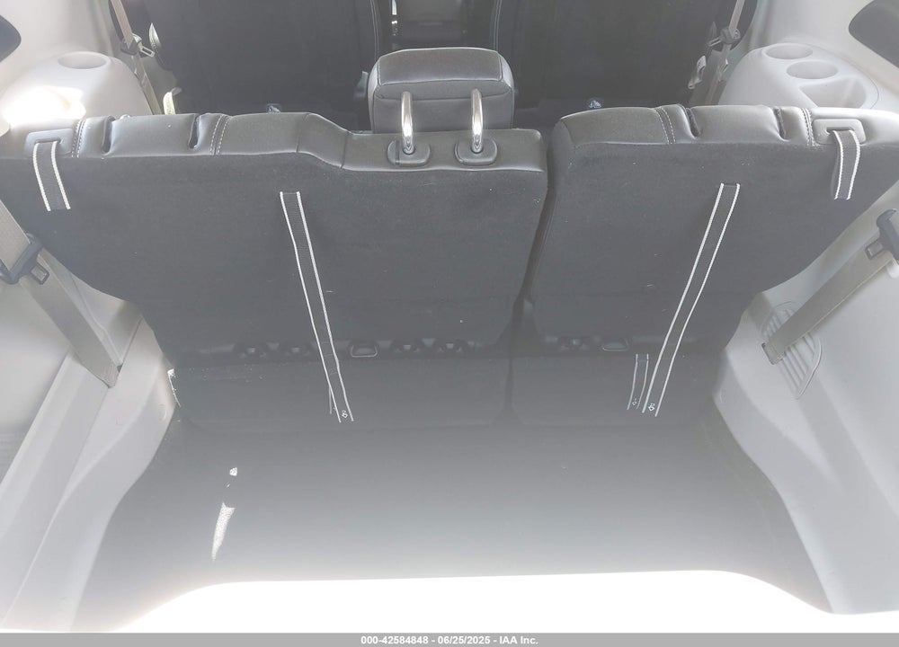 2023 CHRYSLER PACIFICA TOURING L VIN: 2C4RC1BG2PR591396