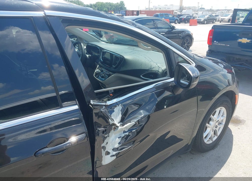2023 CHRYSLER PACIFICA TOURING L VIN: 2C4RC1BG2PR591396