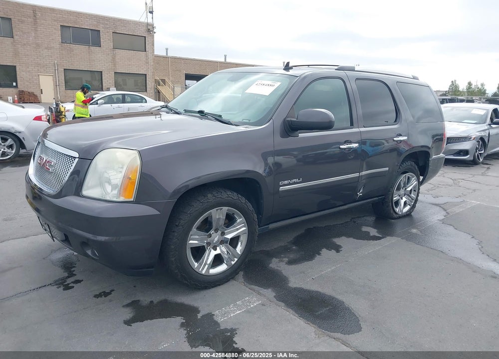 2011 GMC YUKON DENALI VIN: 1GKS2EEF1BR124004