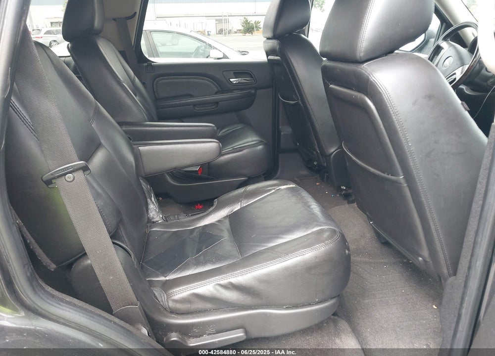 2011 GMC YUKON DENALI VIN: 1GKS2EEF1BR124004