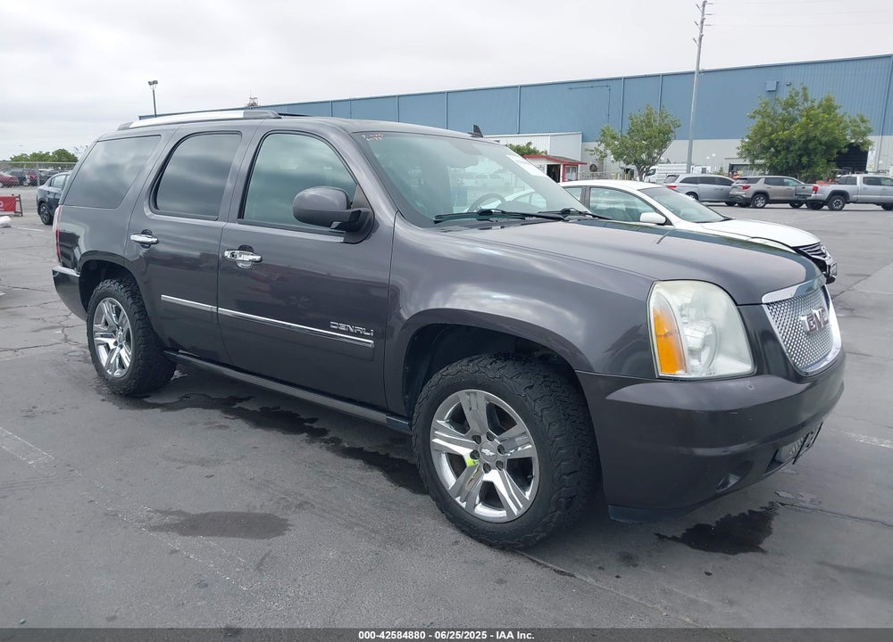 2011 GMC YUKON DENALI VIN: 1GKS2EEF1BR124004