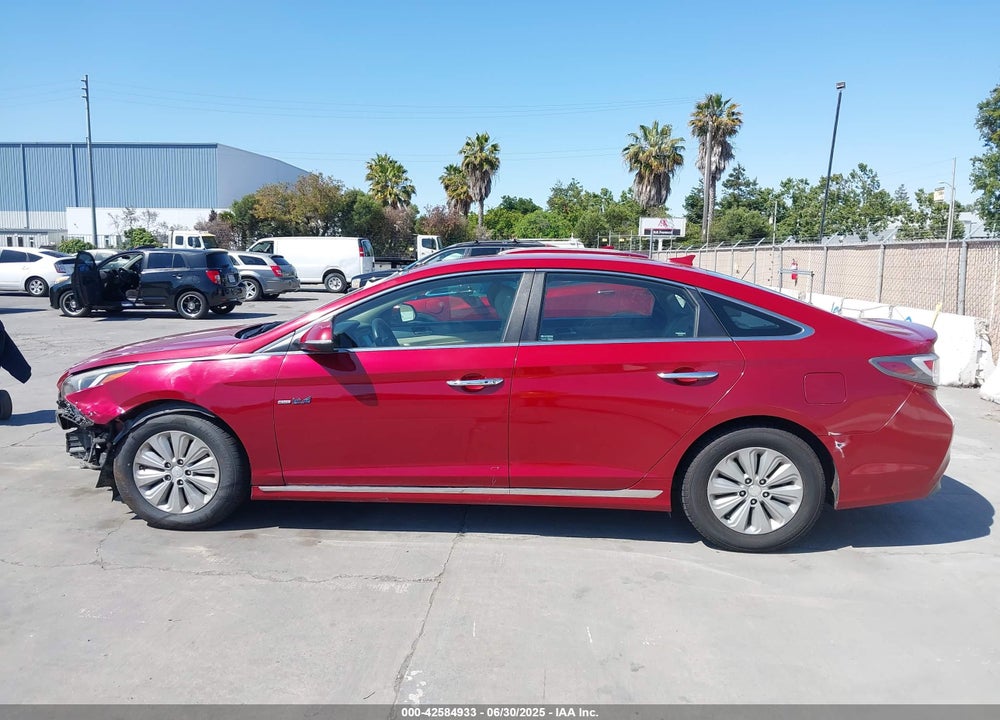 2016 HYUNDAI SONATA HYBRID VIN: KMHE24L19GA011493