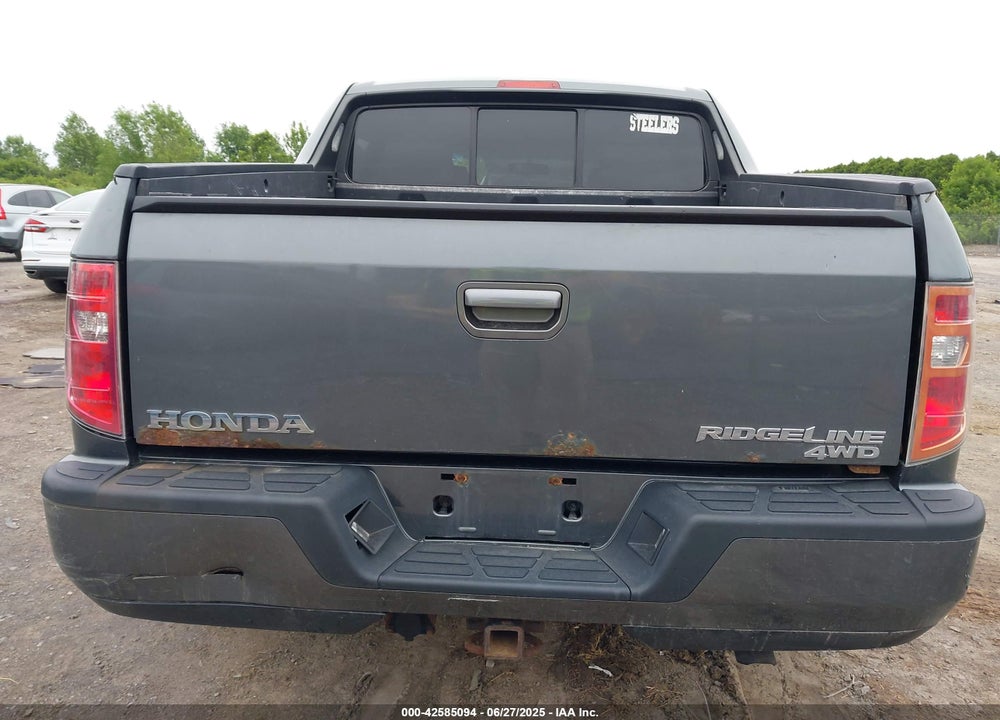 2011 HONDA RIDGELINE VIN: 5FPYK1F46BB008404