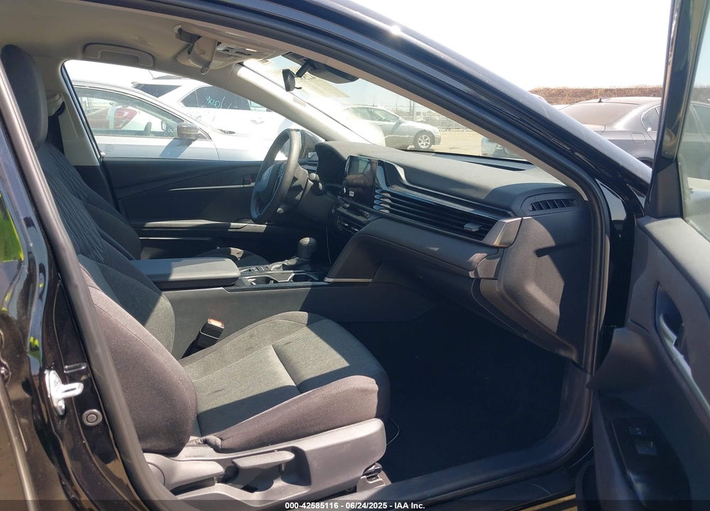 2025 TOYOTA CAMRY LE VIN: 4T1DAACK9SU135194