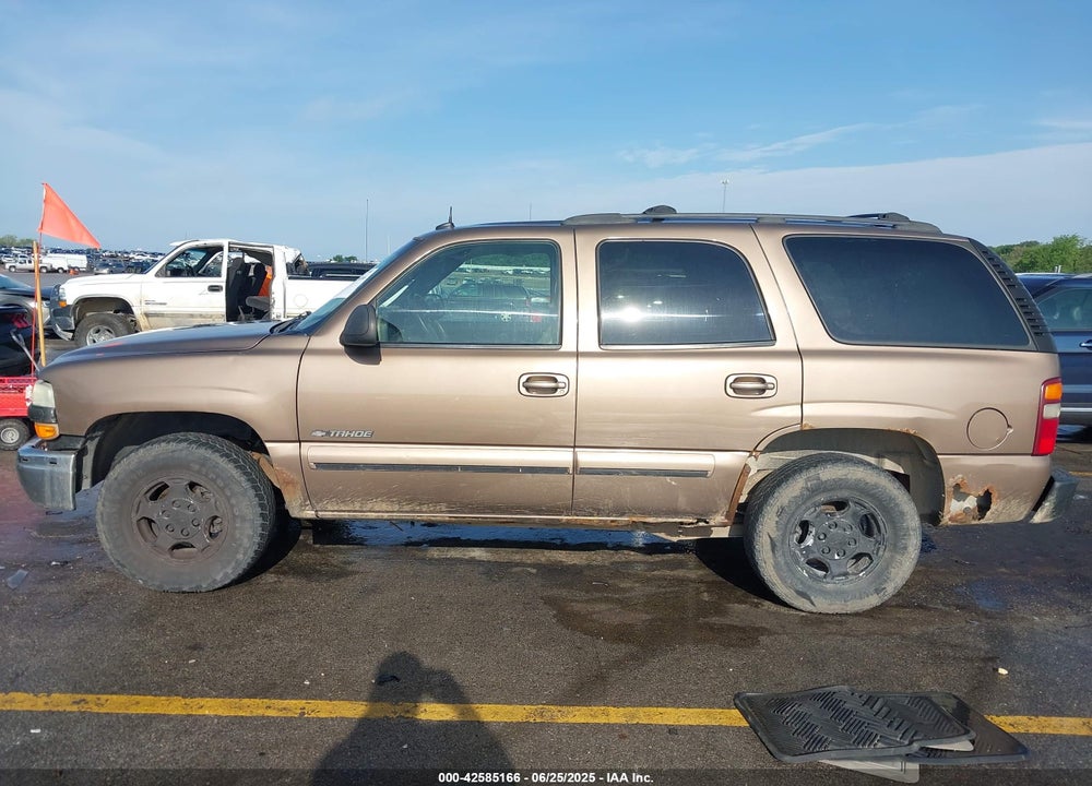 2002 CHEVROLET TAHOE LT VIN: 1GNEK13Z52R294517