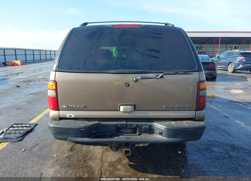 2002 CHEVROLET TAHOE LT VIN: 1GNEK13Z52R294517