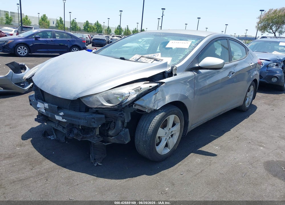 2013 HYUNDAI ELANTRA VIN: KMHDH4AE3DU528282