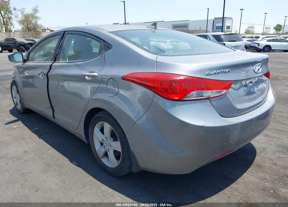2013 HYUNDAI ELANTRA VIN: KMHDH4AE3DU528282