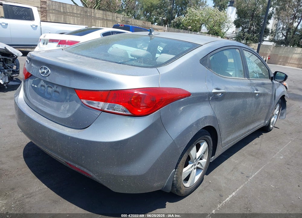 2013 HYUNDAI ELANTRA VIN: KMHDH4AE3DU528282