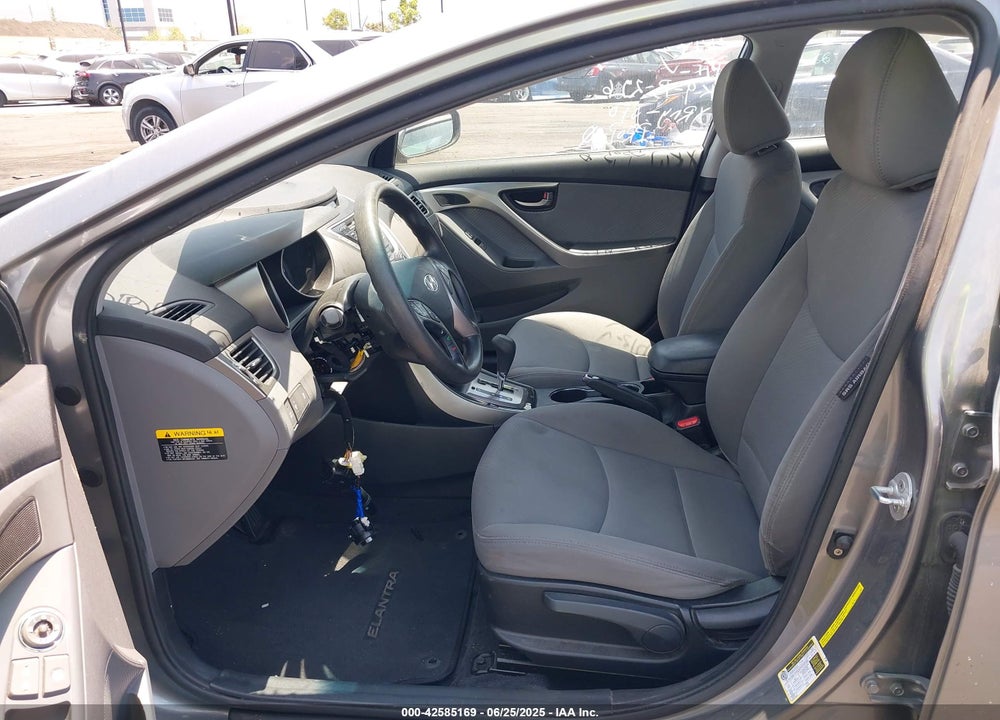 2013 HYUNDAI ELANTRA VIN: KMHDH4AE3DU528282