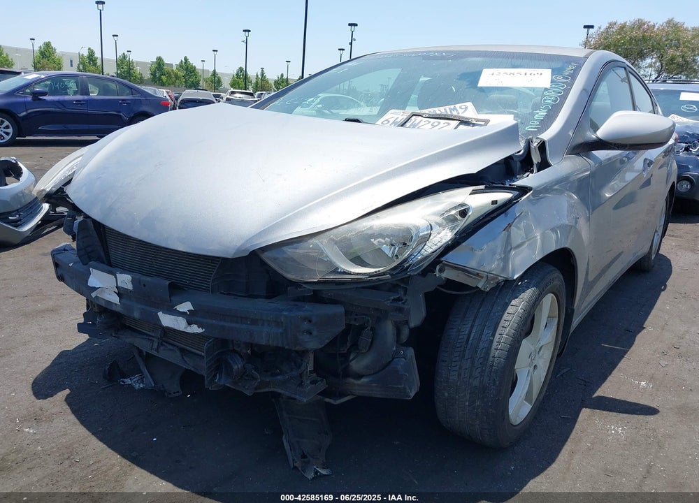 2013 HYUNDAI ELANTRA VIN: KMHDH4AE3DU528282
