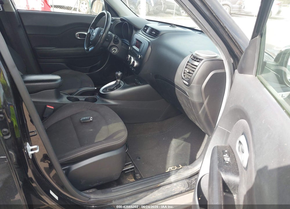 2015 KIA SOUL VIN: KNDJN2A25F7795810