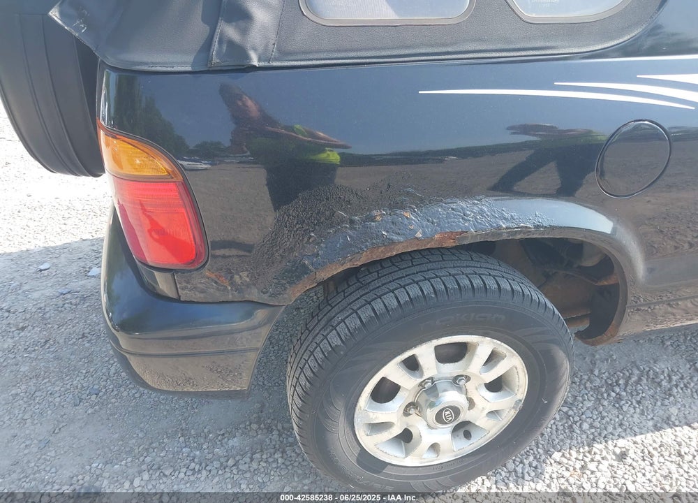 2001 KIA SPORTAGE VIN: KNDJA623415011583