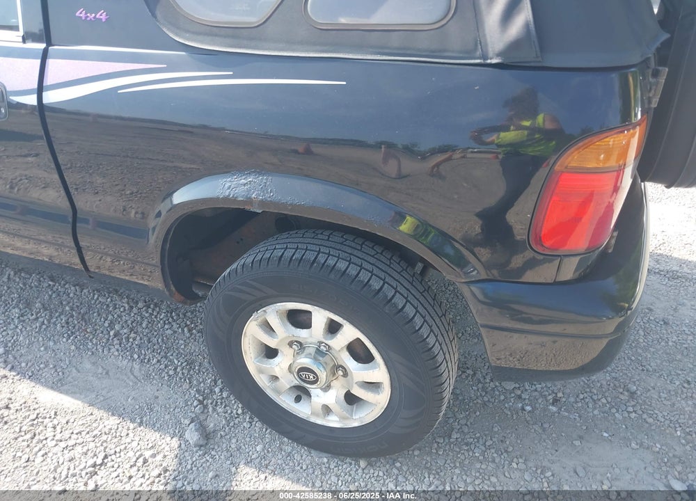 2001 KIA SPORTAGE VIN: KNDJA623415011583