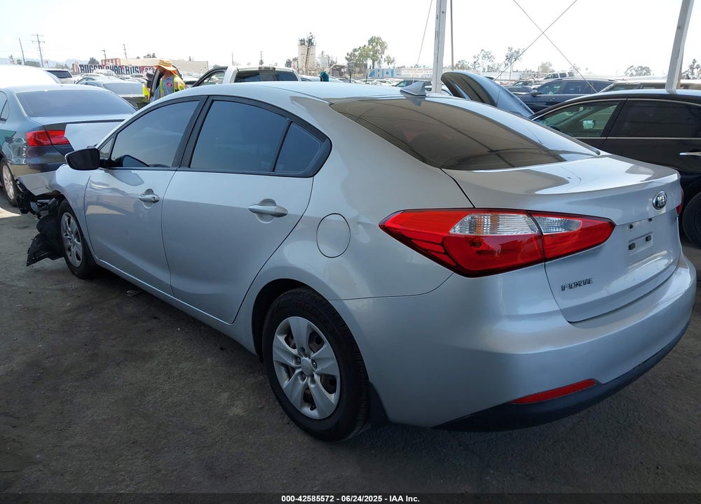 2016 KIA FORTE VIN: KNAFK4A69G5593589