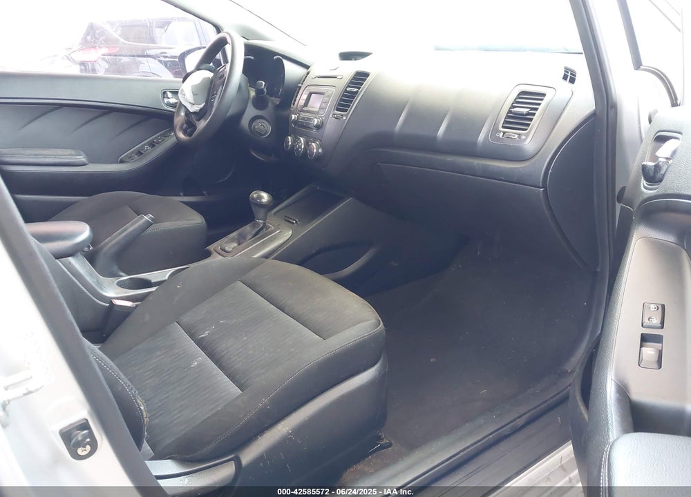 2016 KIA FORTE VIN: KNAFK4A69G5593589