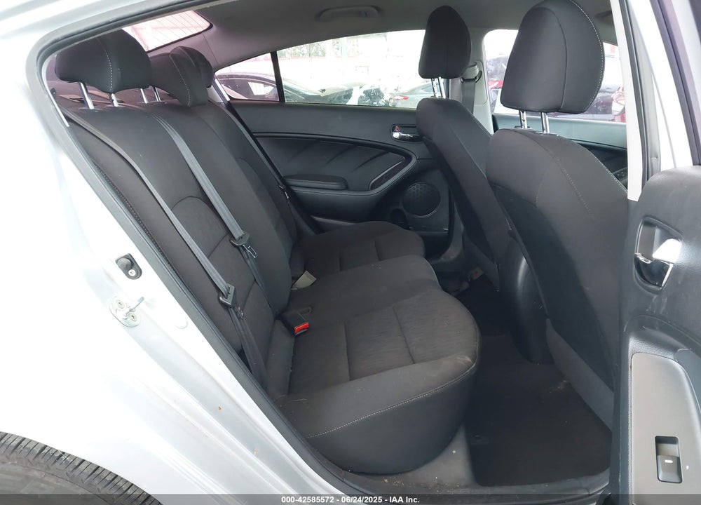 2016 KIA FORTE VIN: KNAFK4A69G5593589