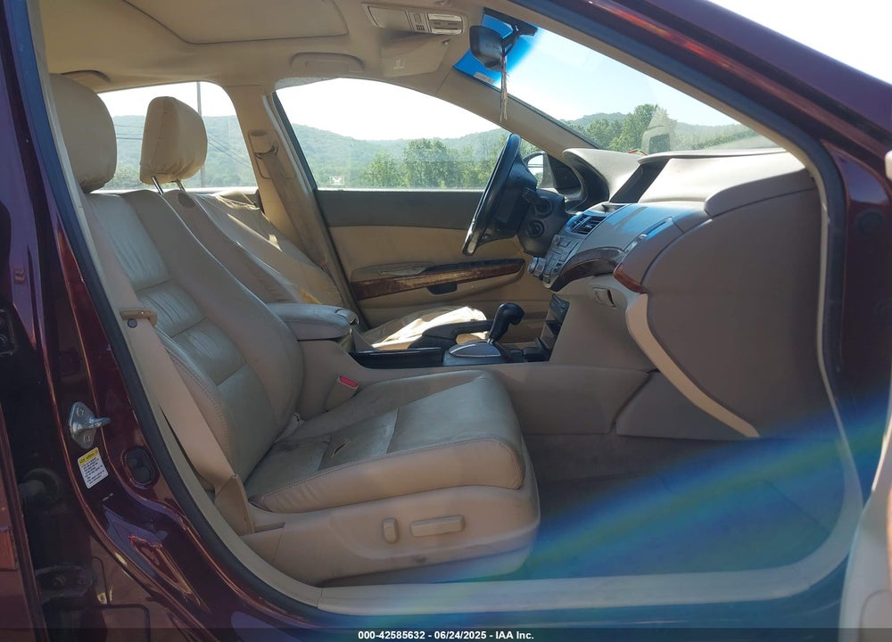2009 HONDA ACCORD VIN: 1HGCP36839A001160