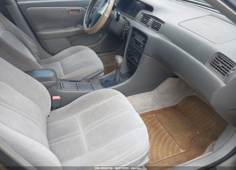 2000 TOYOTA CAMRY LE VIN: 4T1BG22K3YU636135