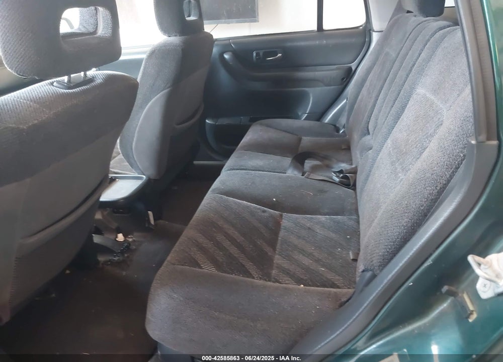 1999 HONDA CR-V VIN: JHIRD1768XC032301