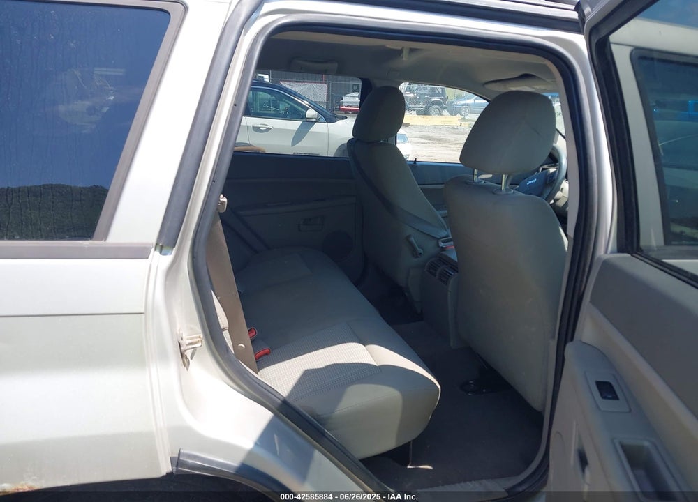 2007 JEEP GRAND CHEROKEE LAREDO VIN: 1J8GR48K77C605765