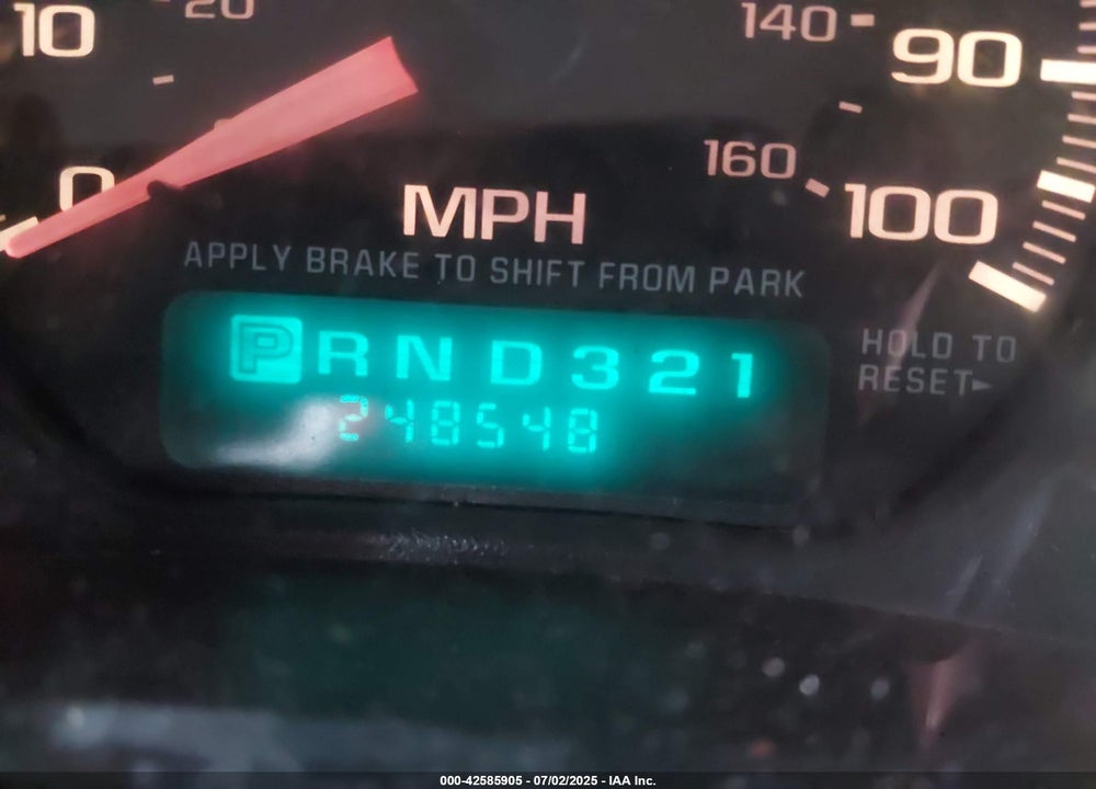 2002 CHEVROLET TAHOE LT VIN: 1GNEC13Z72R221596