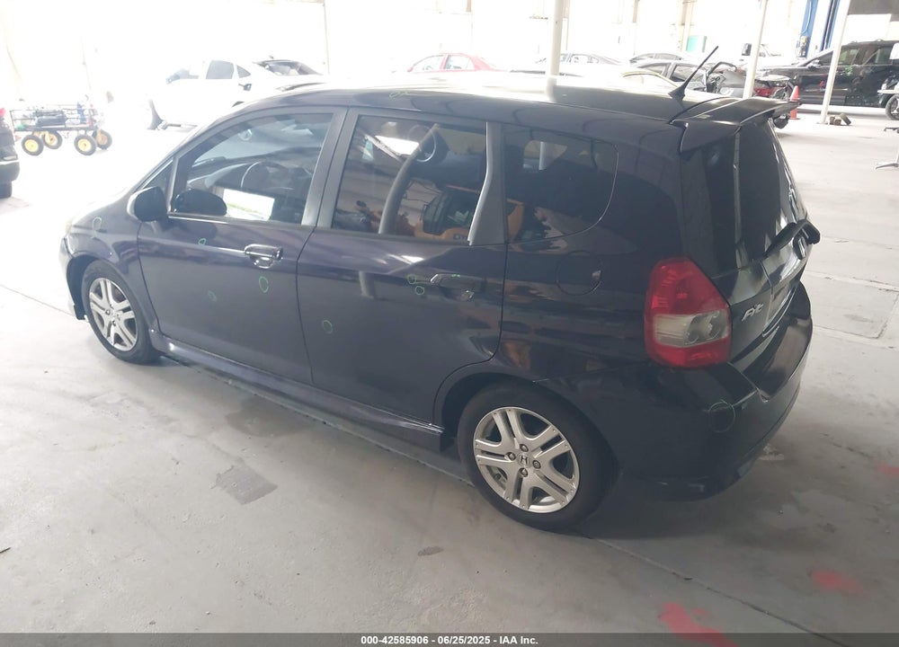 2008 HONDA FIT VIN: JHMGD38618S073132