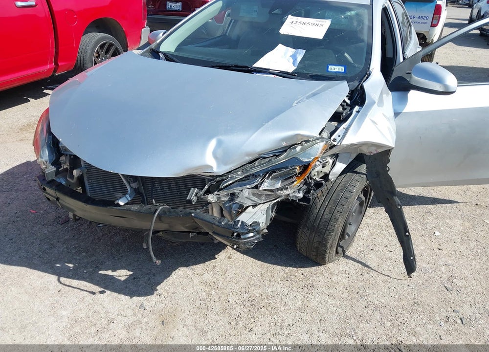2018 TOYOTA COROLLA VIN: 2T1BURHE7JC058213
