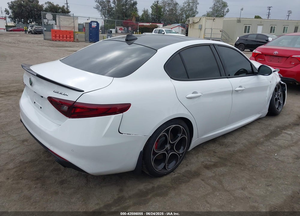 2022 ALFA ROMEO GIULIA VIN: ZARFAMBN2N7656762