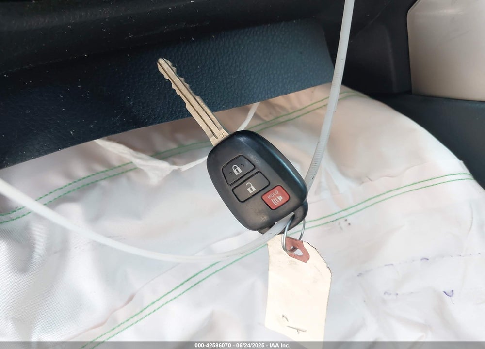 2015 TOYOTA RAV4 VIN: 2T3RFREV7FW254940