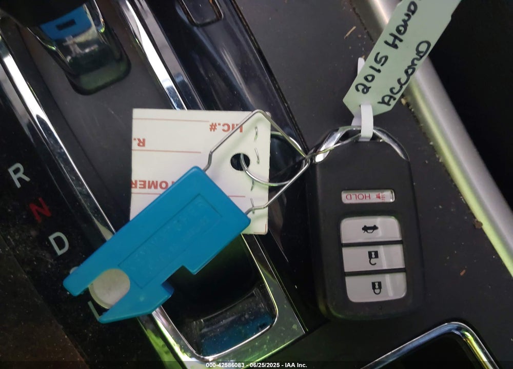 2015 HONDA ACCORD VIN: 1HGCR2F8XFA096221