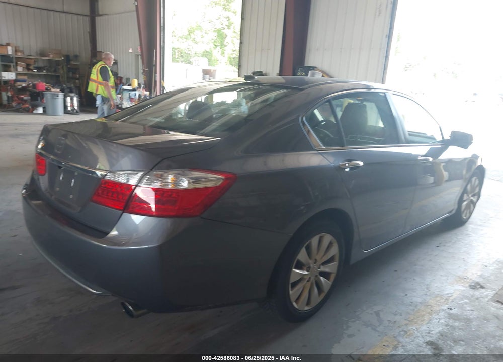 2015 HONDA ACCORD VIN: 1HGCR2F8XFA096221